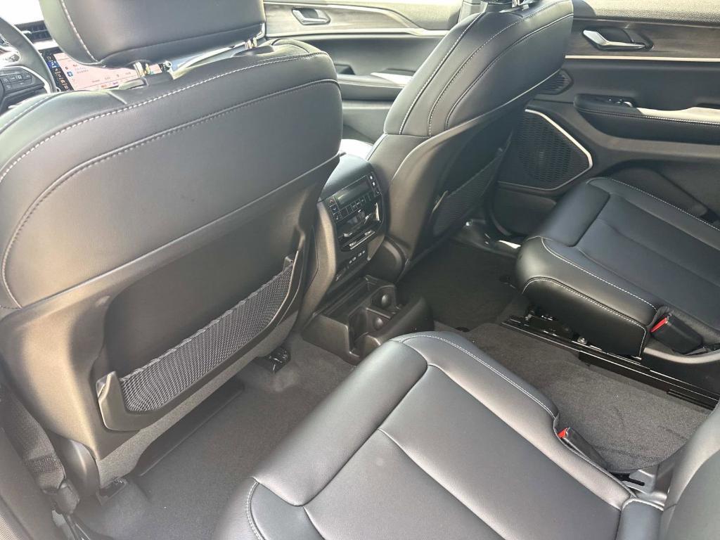 new 2026 Jeep Grand Cherokee L car, priced at $51,984