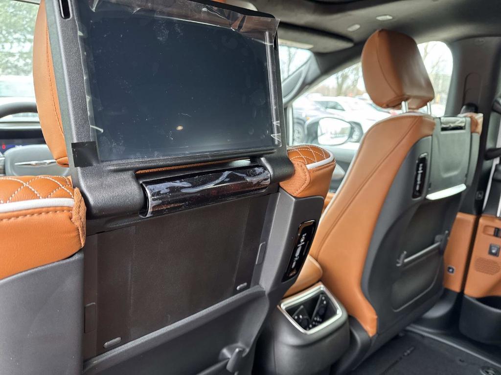 new 2026 Chrysler Pacifica car, priced at $59,212