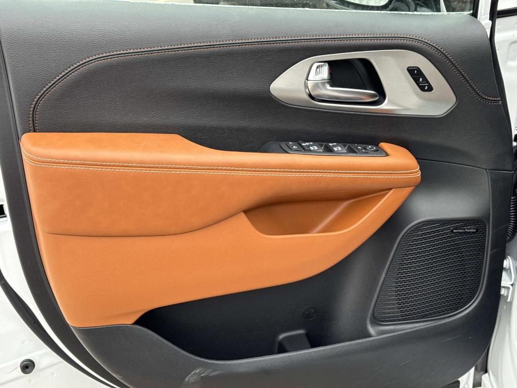 new 2026 Chrysler Pacifica car, priced at $59,212