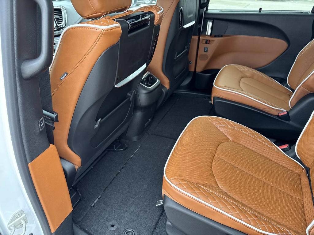 new 2026 Chrysler Pacifica car, priced at $59,212