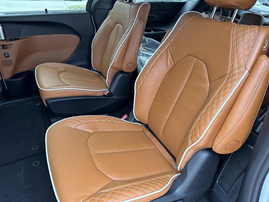 new 2026 Chrysler Pacifica car, priced at $59,212