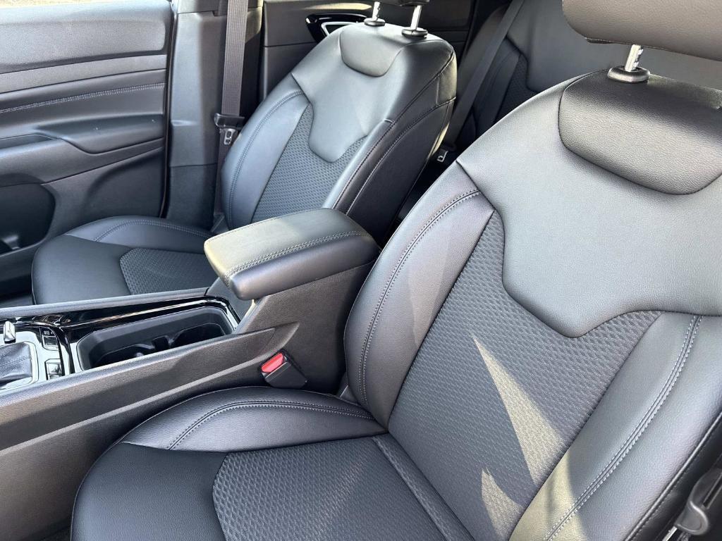 new 2026 Jeep Compass car, priced at $33,559