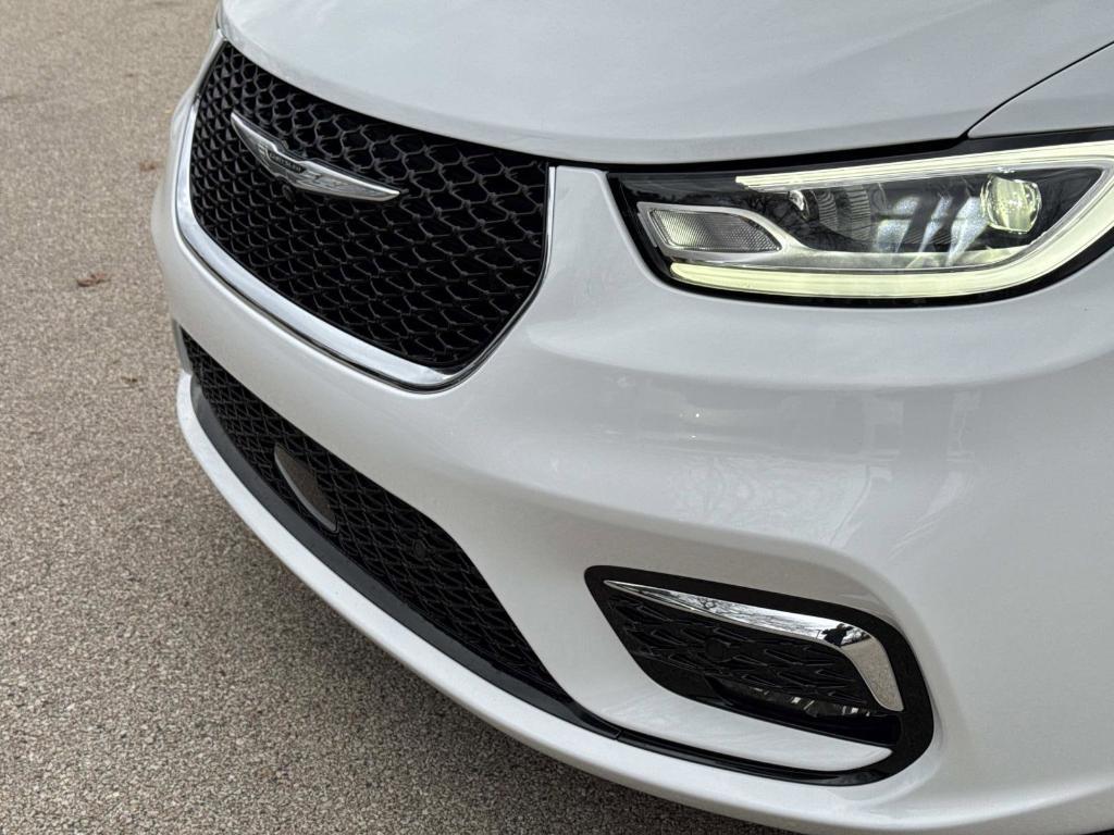 new 2026 Chrysler Pacifica car, priced at $53,899