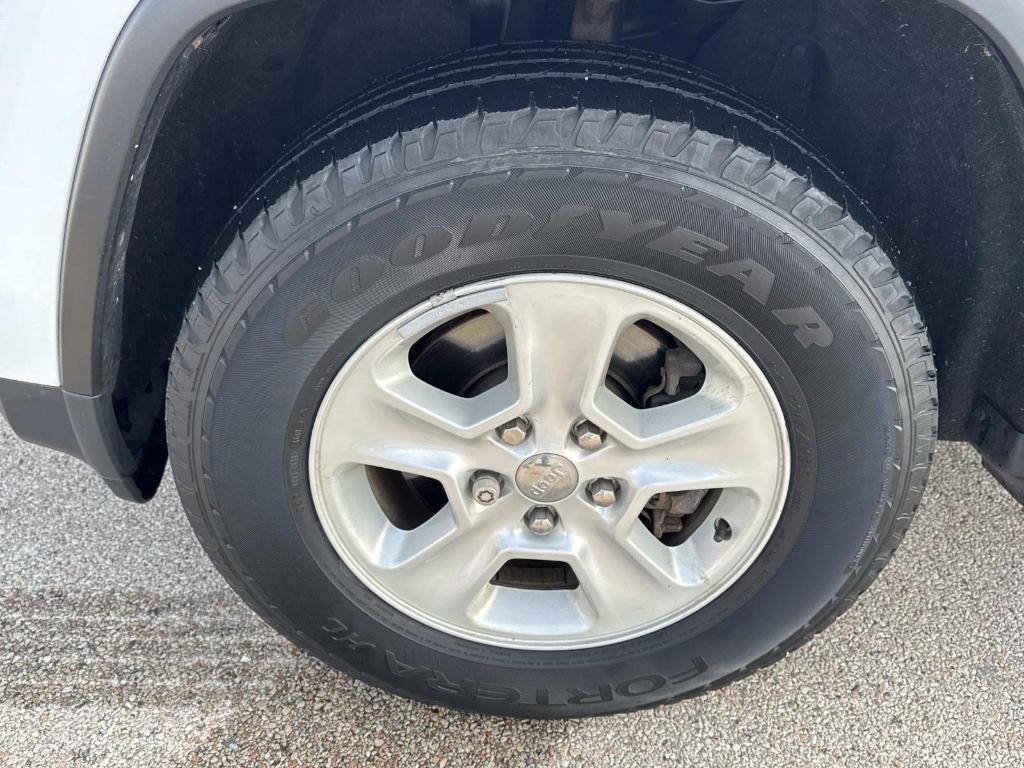 used 2014 Jeep Grand Cherokee car, priced at $9,890