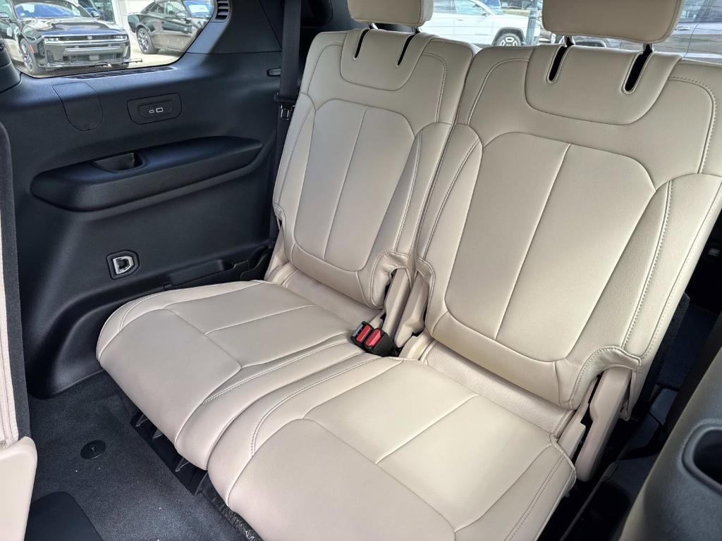 new 2026 Jeep Grand Cherokee L car, priced at $52,404