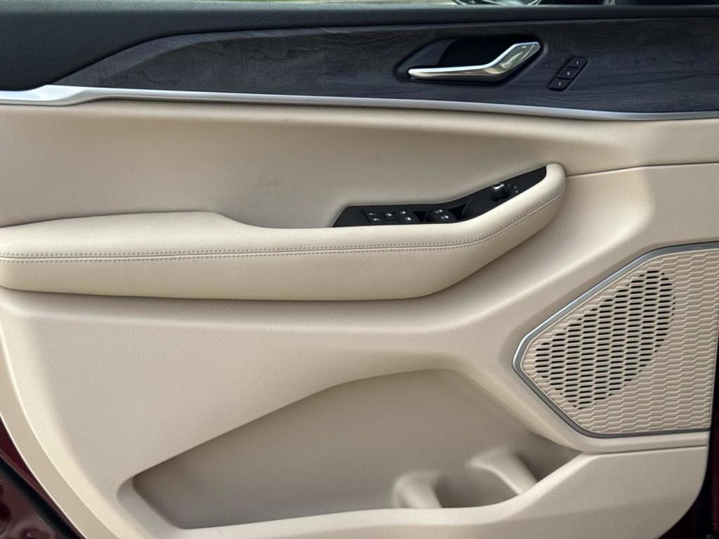 new 2026 Jeep Grand Cherokee L car, priced at $52,404