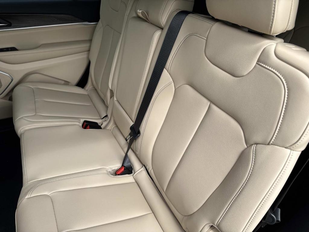 new 2026 Jeep Grand Cherokee L car, priced at $52,404