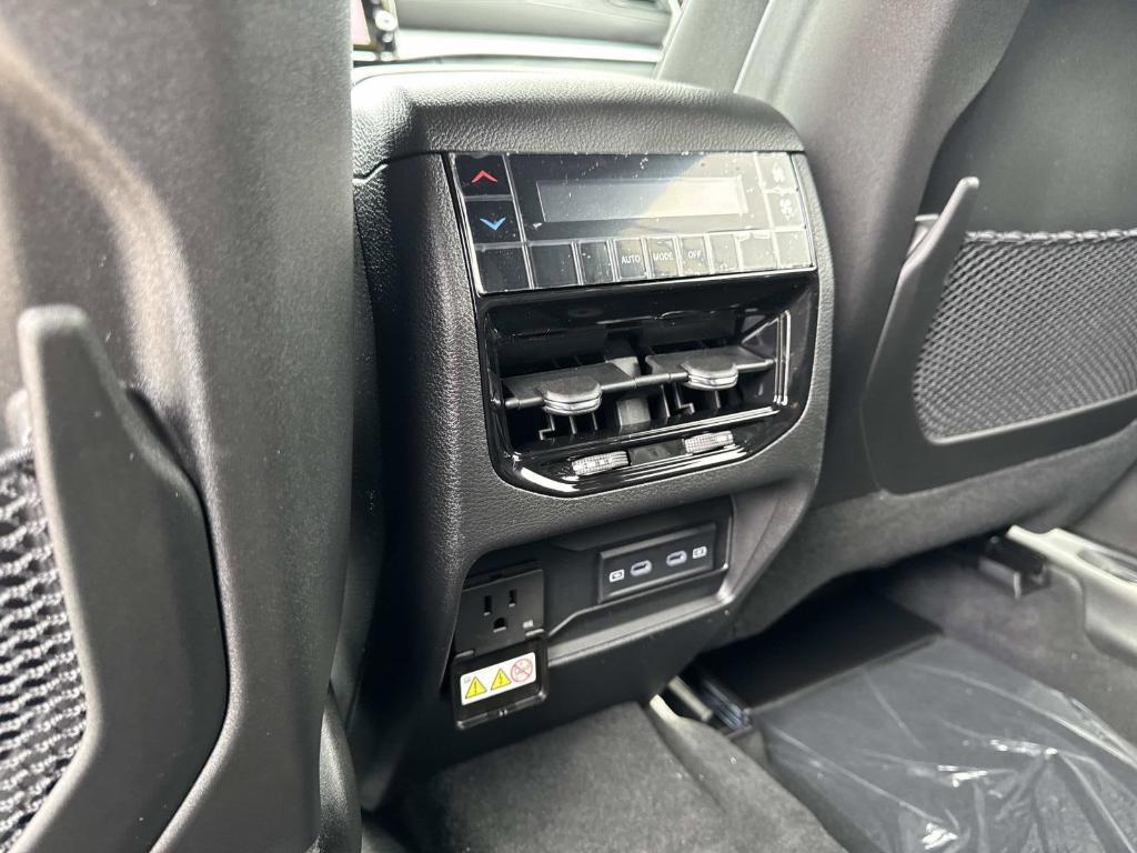 new 2026 Jeep Grand Cherokee L car, priced at $49,929
