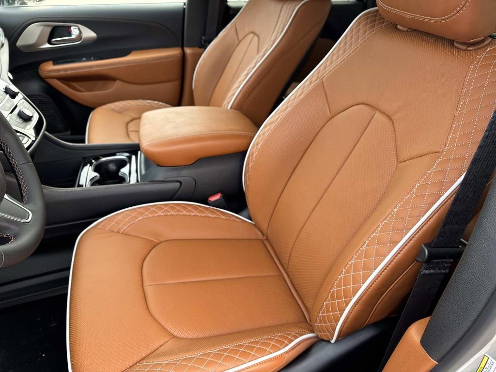 new 2026 Chrysler Pacifica car, priced at $58,556