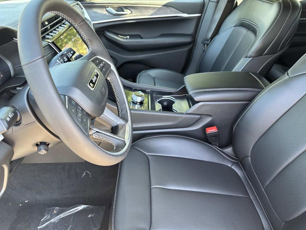 new 2025 Jeep Grand Cherokee car, priced at $49,253