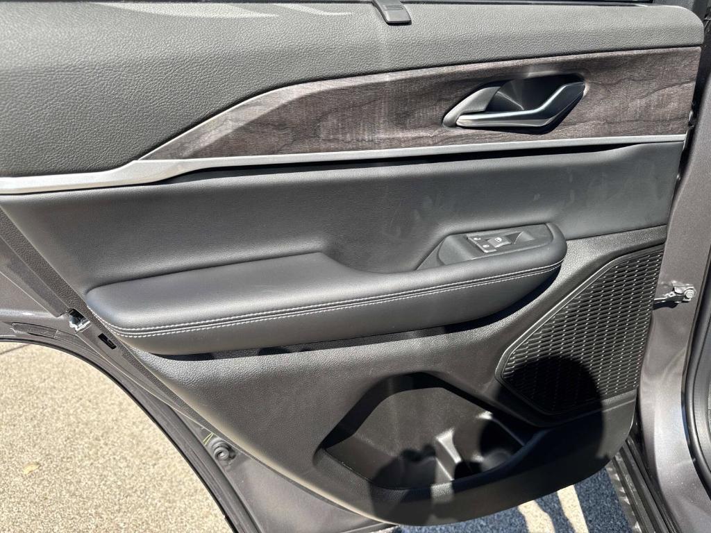 new 2025 Jeep Grand Cherokee car, priced at $49,253