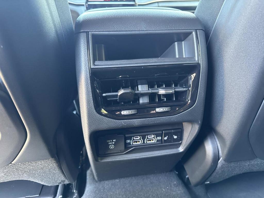 new 2025 Jeep Grand Cherokee car, priced at $49,253