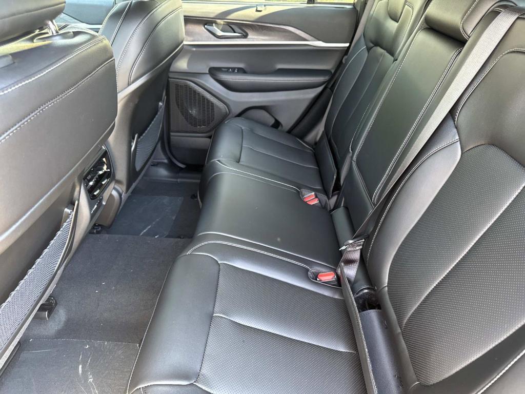 new 2025 Jeep Grand Cherokee car, priced at $49,253