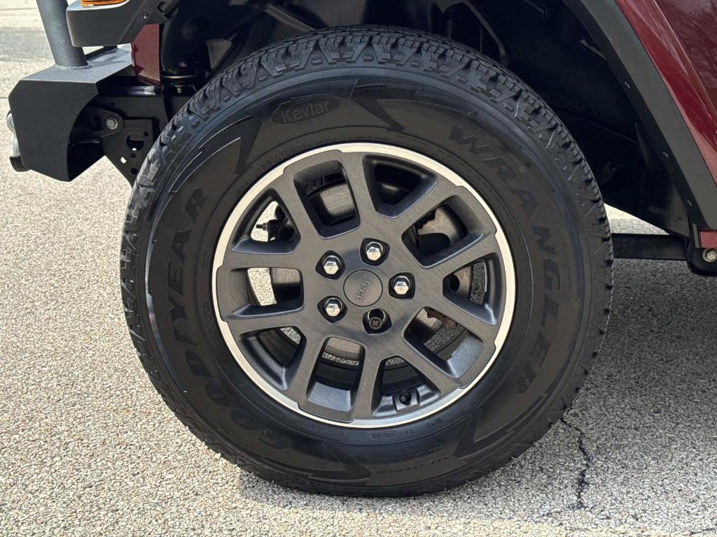 used 2021 Jeep Gladiator car, priced at $25,369