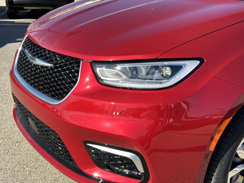 new 2026 Chrysler Pacifica car, priced at $58,556