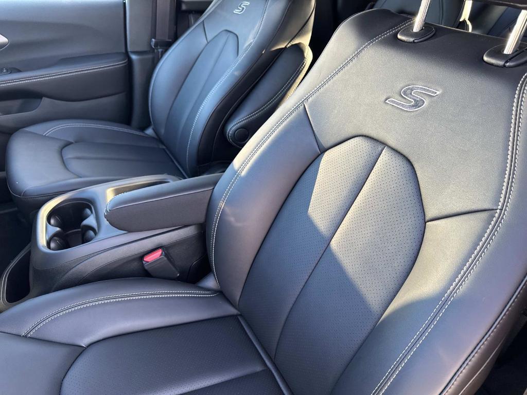 new 2026 Chrysler Pacifica car, priced at $51,009