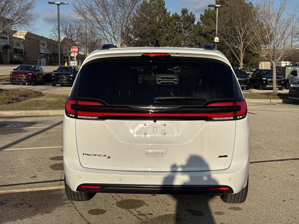 new 2026 Chrysler Pacifica car, priced at $51,009