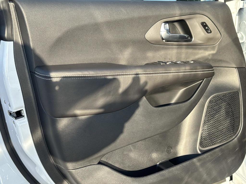 new 2026 Chrysler Pacifica car, priced at $51,009