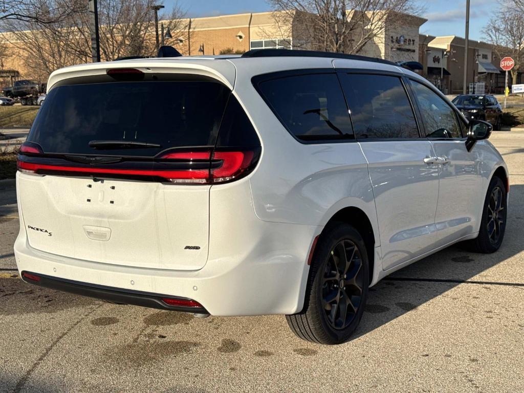 new 2026 Chrysler Pacifica car, priced at $51,009