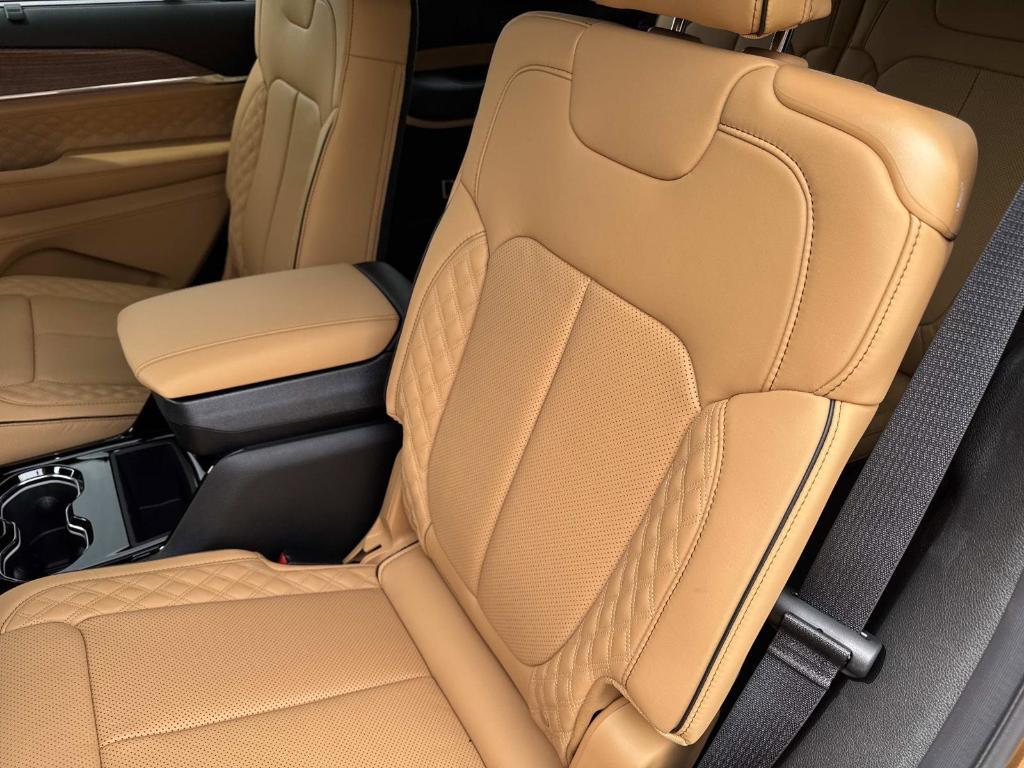 new 2026 Jeep Grand Cherokee L car, priced at $65,381