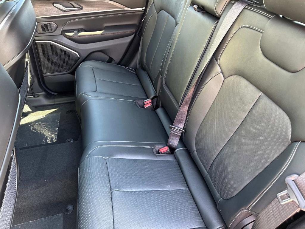 new 2025 Jeep Grand Cherokee car, priced at $53,855