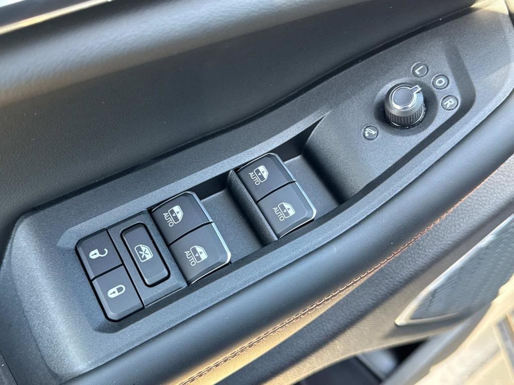 new 2025 Jeep Grand Cherokee car, priced at $53,855