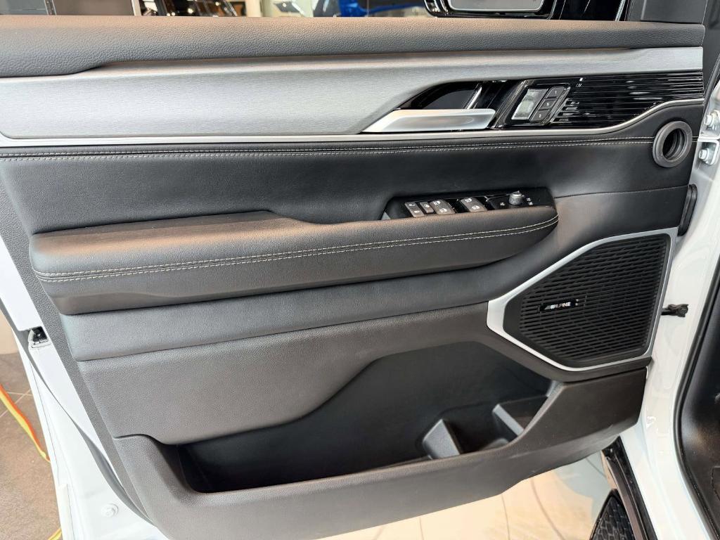 new 2026 Jeep Grand Wagoneer car, priced at $73,084