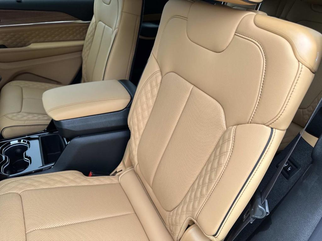 new 2026 Jeep Grand Cherokee L car, priced at $62,573