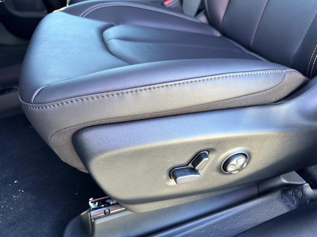 new 2026 Chrysler Pacifica car, priced at $51,409