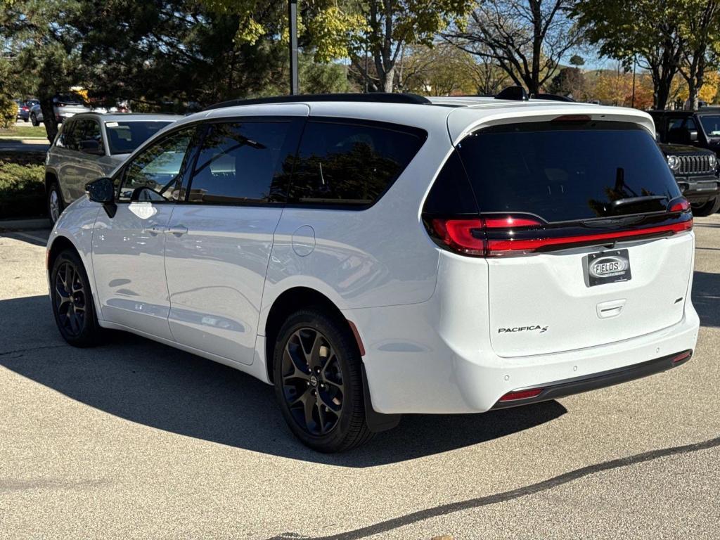 new 2026 Chrysler Pacifica car, priced at $51,409