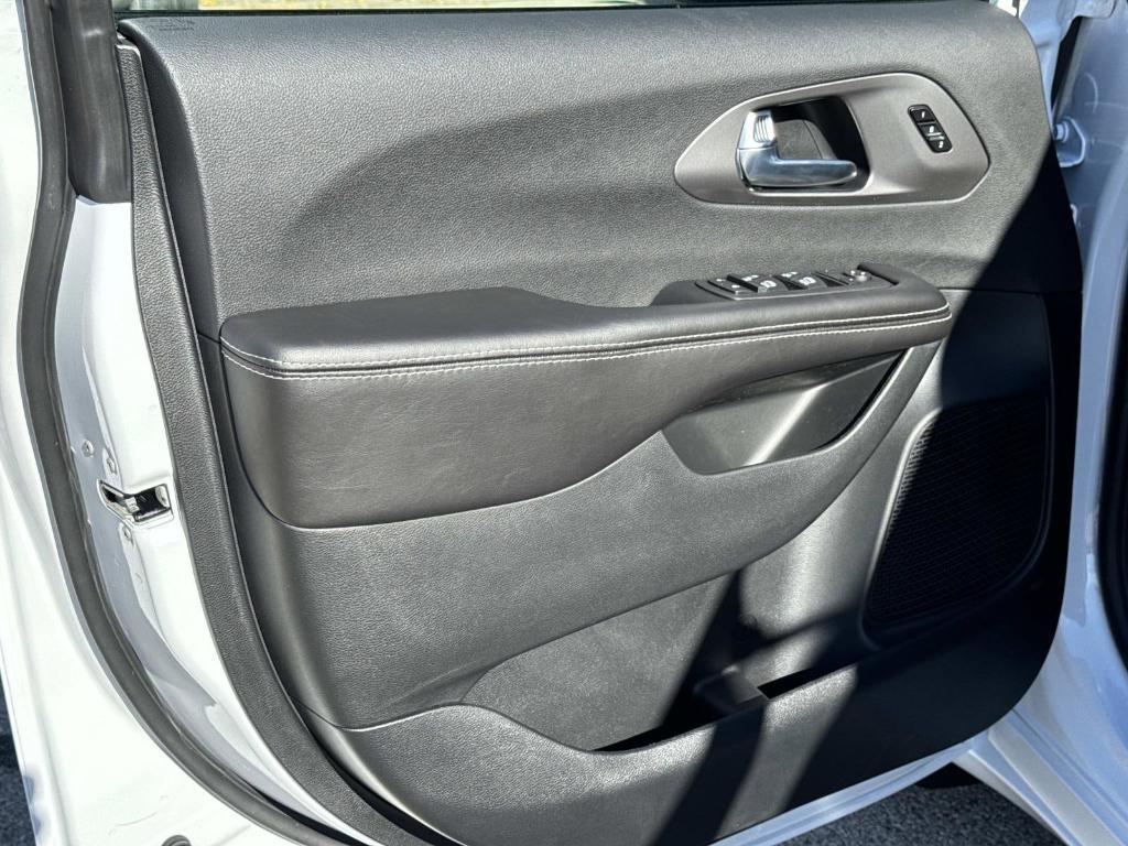 new 2026 Chrysler Pacifica car, priced at $51,409