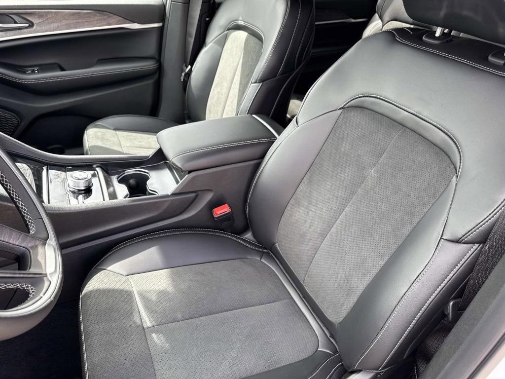 new 2026 Jeep Grand Cherokee L car, priced at $48,829