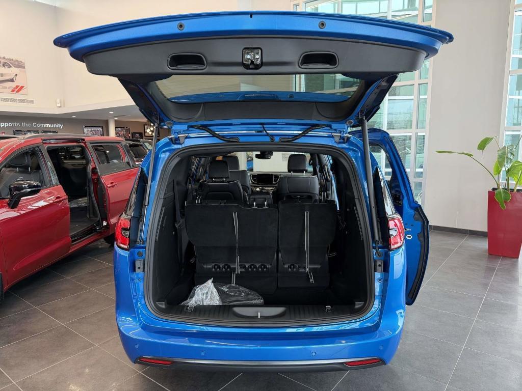 new 2026 Chrysler Pacifica car, priced at $52,364