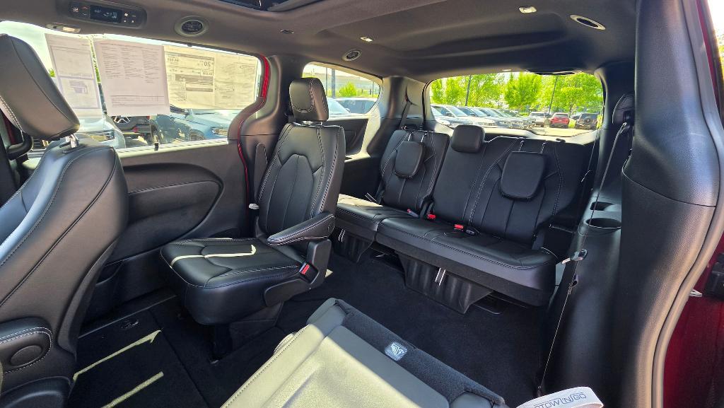 new 2026 Chrysler Pacifica car, priced at $52,784