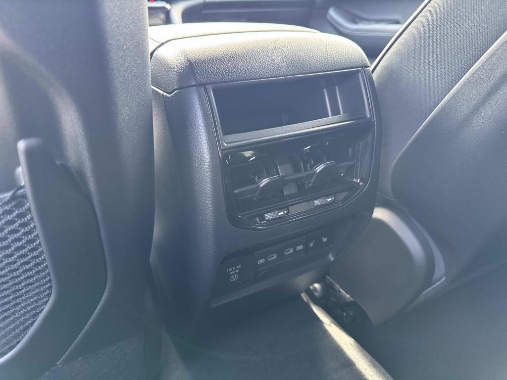 new 2026 Jeep Grand Cherokee car, priced at $51,504