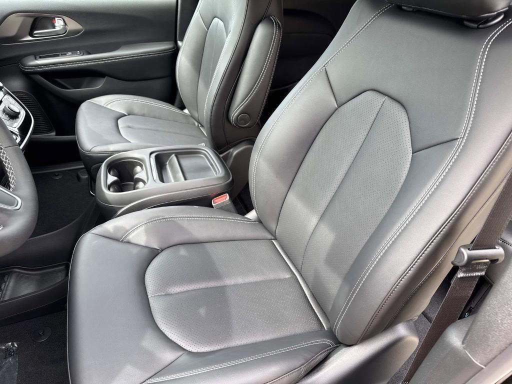 new 2027 Chrysler Pacifica car, priced at $53,124