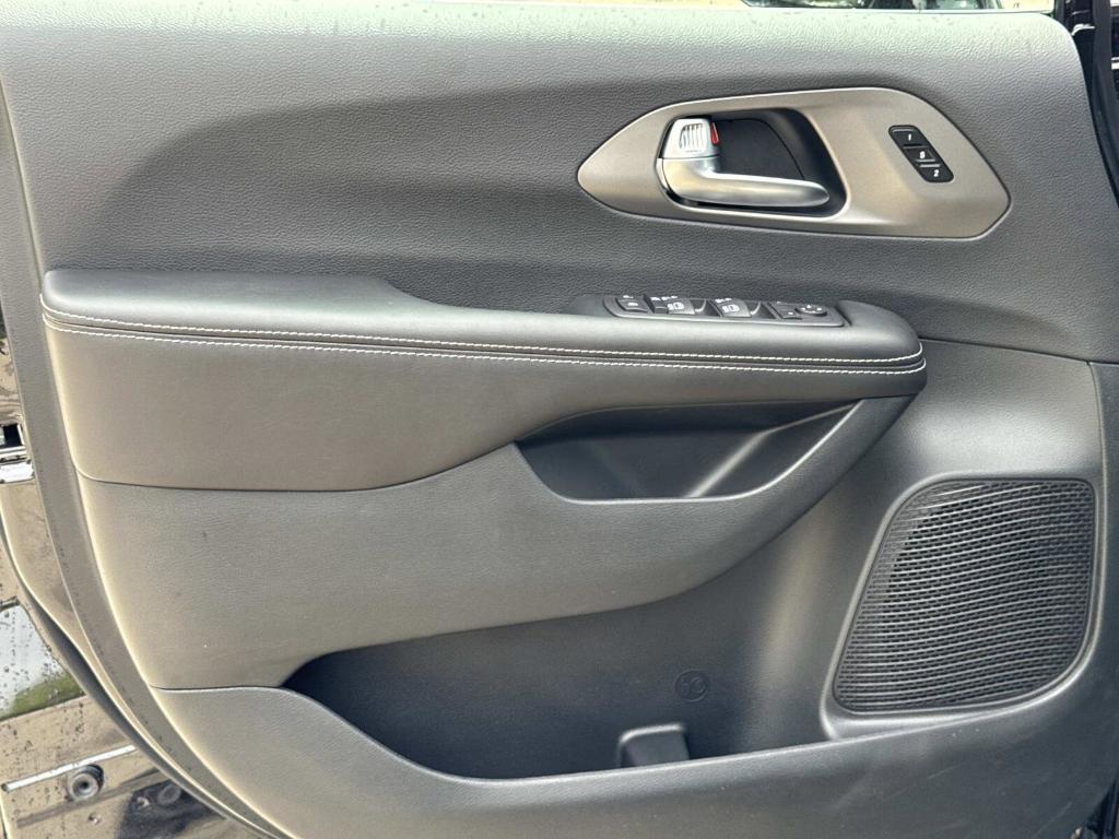 new 2027 Chrysler Pacifica car, priced at $53,124