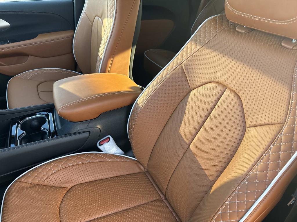new 2026 Chrysler Pacifica car, priced at $58,256
