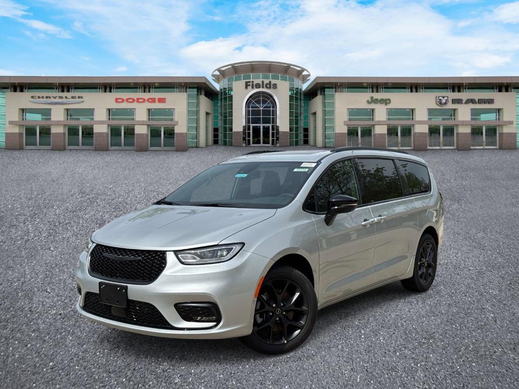 new 2026 Chrysler Pacifica car, priced at $54,484