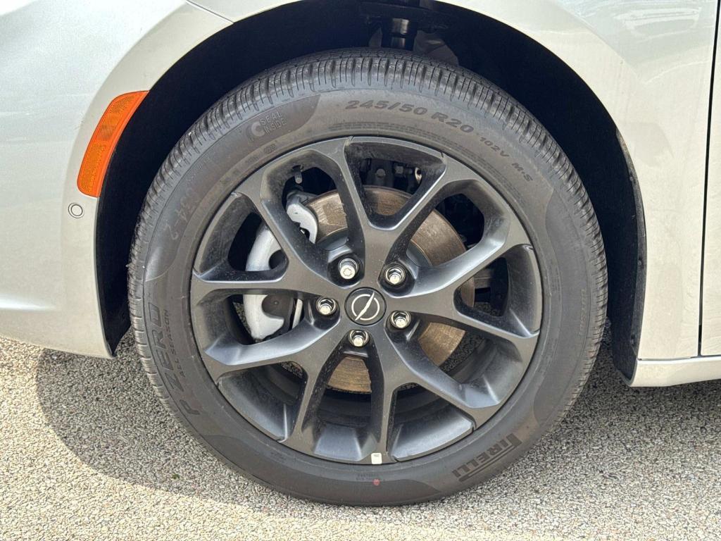 new 2026 Chrysler Pacifica car, priced at $54,484