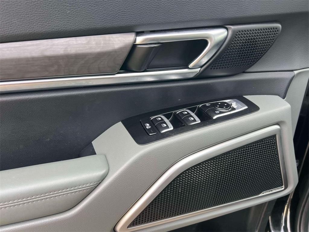 used 2024 Kia Telluride car, priced at $35,798