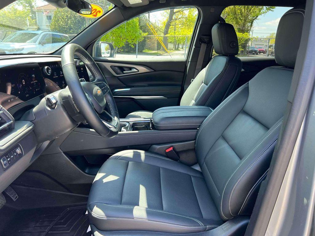 used 2024 Chevrolet Traverse car, priced at $37,373