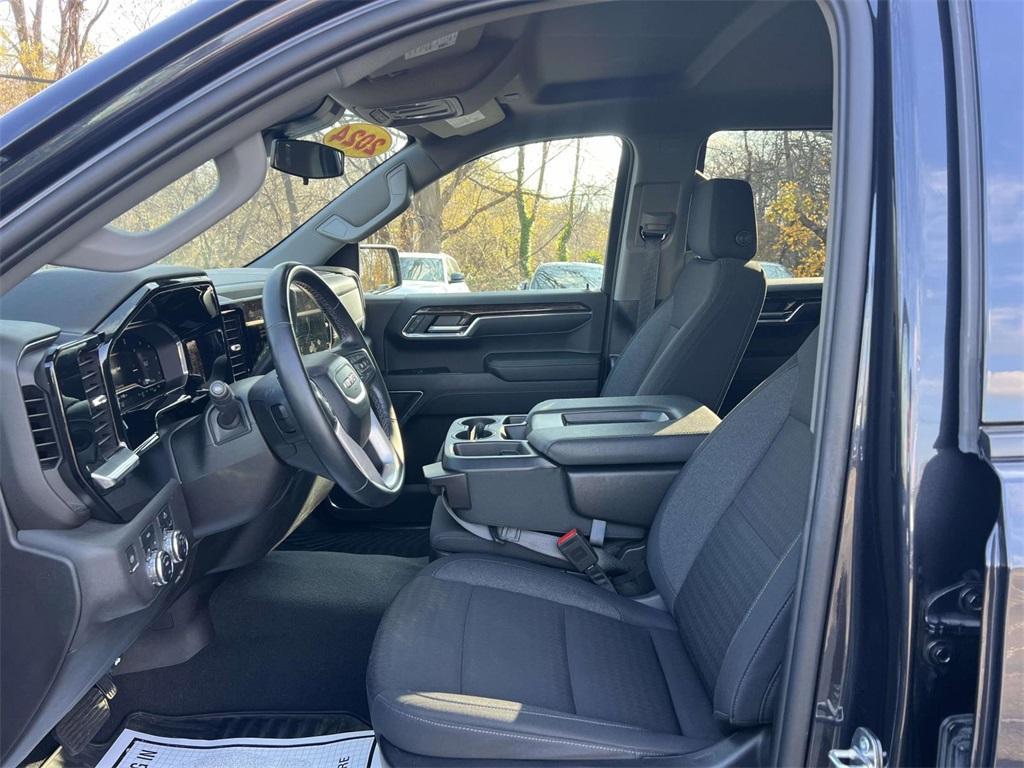 used 2024 GMC Sierra 1500 car, priced at $39,398