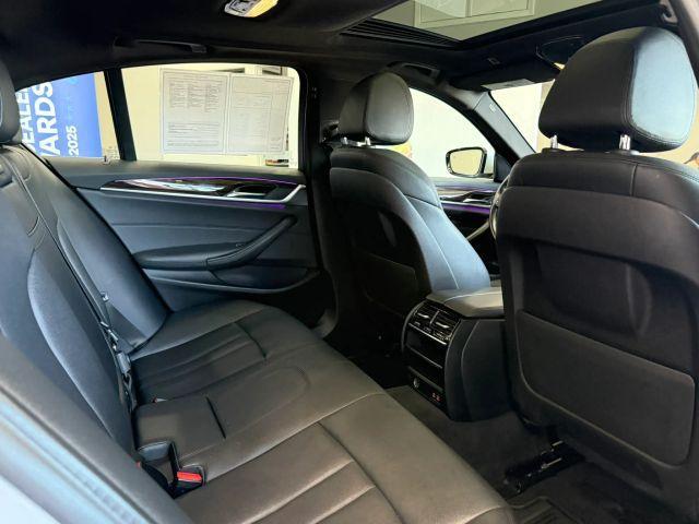 BMW 5 Series view 25
