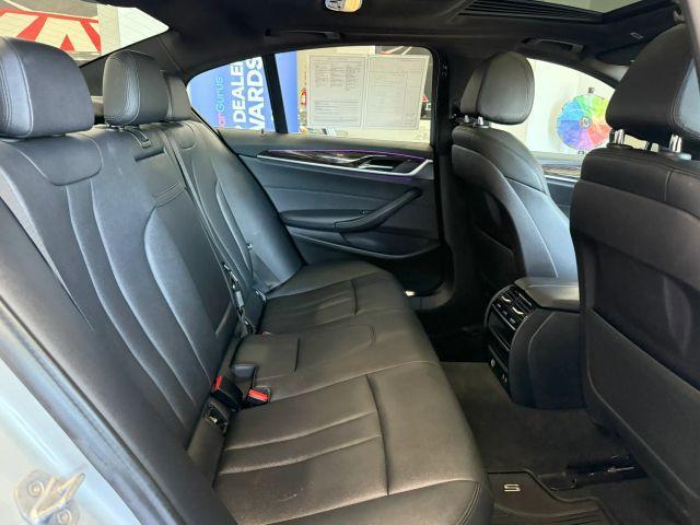 BMW 5 Series view 24