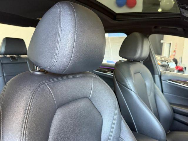 BMW 5 Series view 23