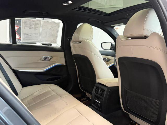 BMW 3 Series view 32