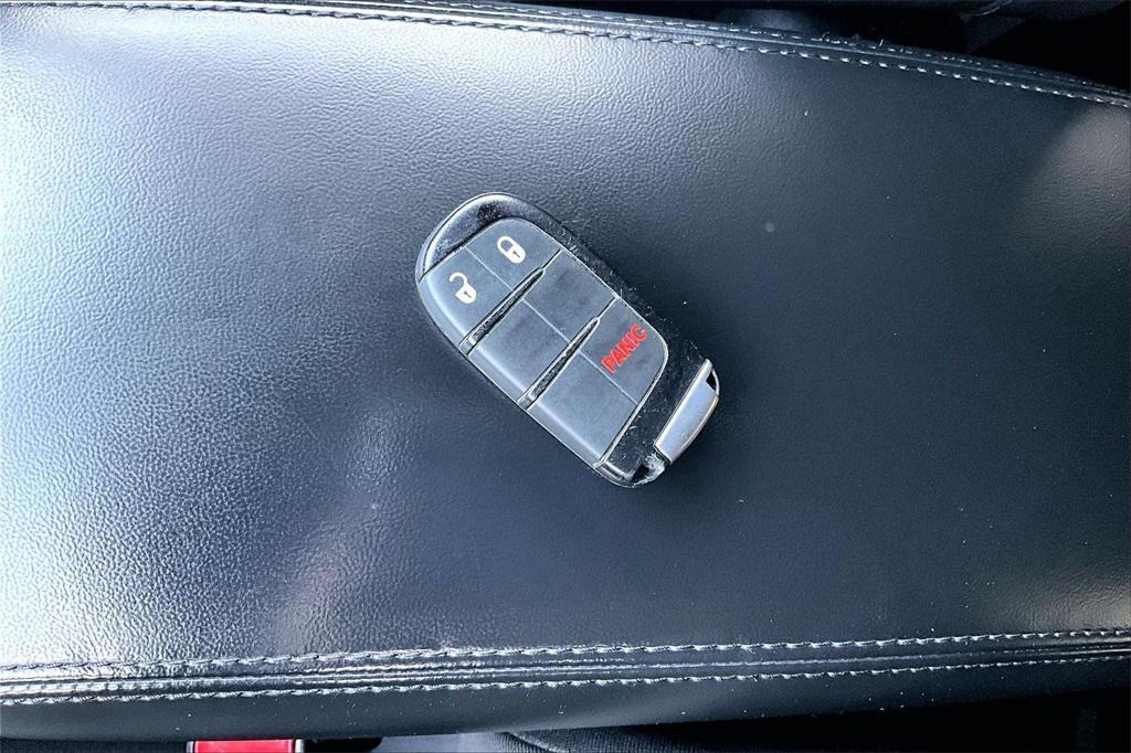 used 2019 Jeep Grand Cherokee car, priced at $15,496