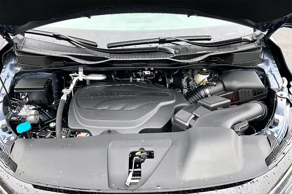 new 2026 Honda Odyssey car, priced at $44,290