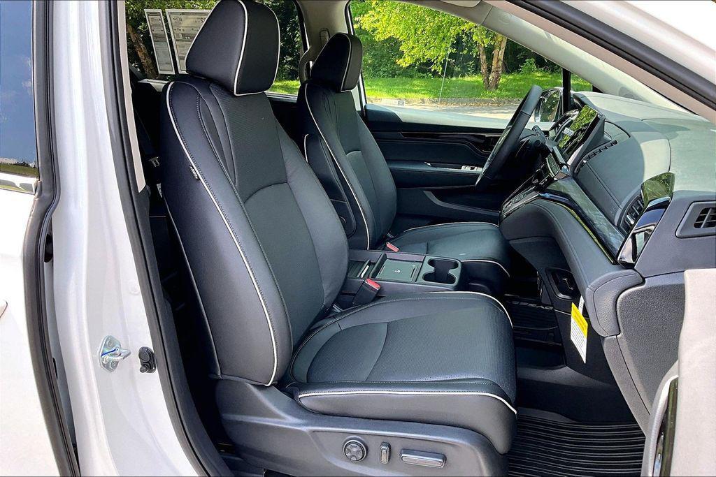 new 2026 Honda Odyssey car, priced at $53,645